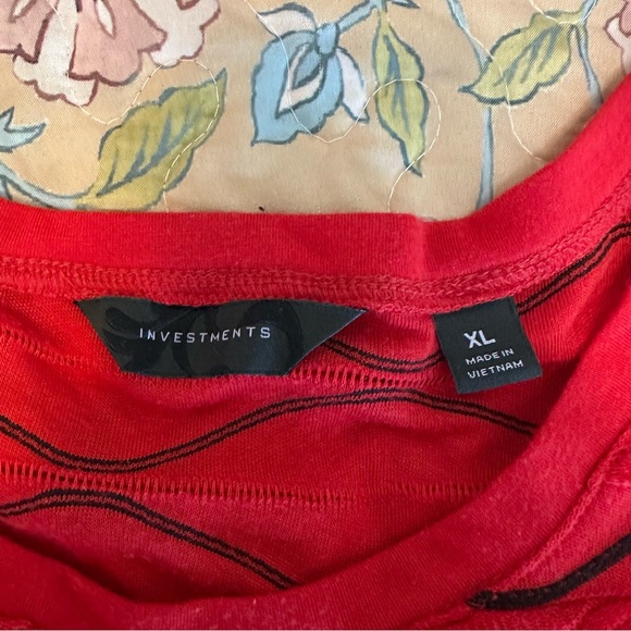 Investments Red Textured Women's Blouse - Picture 5 of 7